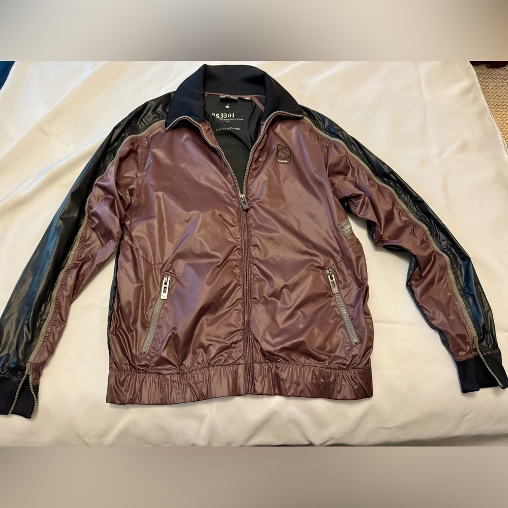 Almost new, worn only two or three times G- Star Raw windbreaker jacket. Size L
